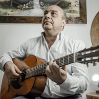 Professor Fernando D´ Andréa tocando violão no Monte Castelo em Campo Grande/MS!