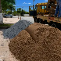 Entrega de areia e brita na 2 Irmãos Areia e Brita no Parque Cuiabá em Cuiabá/MT!