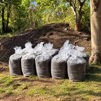 Sacos de terra vegetal na Soares Distribuidora e Artefatos de Cimento em Nossa Senhora da Guia, Cuiabá/MT!