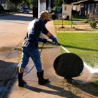 Serviço de hidrojateamento da Limpa Fossa e Desentupidora Mato Grosso no Jardim Vitória em Cuiabá MT.