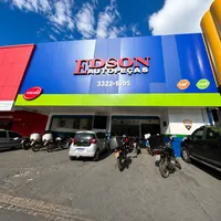 Fachada moderna e entrada principal da Edson Auto Peças no Jardim Leblon em Cuiabá/MT!