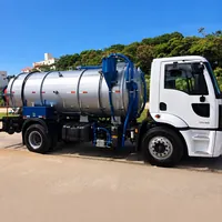 Caminhão tanque auto vácuo da Limpa Fossa Tatuzão no Orpheu Baís em Campo Grande - MS.
