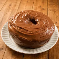 Na Confeitaria Tia Luzia em Cuiabá/MT: maravilhoso bolo de cenoura com cobertura de chocolate!