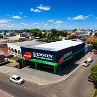 Conheça a moderna fachada diurna da Edson Auto Peças no Cristo Rei em Várzea Grande/MT!