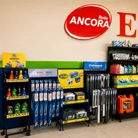 Expositores de produtos automotivos, palhetas e óleos na Edson Auto Peças no CPA 3 em Cuiabá/MT!