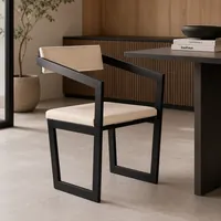 Design moderno e elegância para sua decoração com a cadeira de metal com assento estofado da Nisel Serralheria n