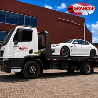 Guincho plataforma transportando carro esportivo de luxo pela Grancap em Cuiabá MT.