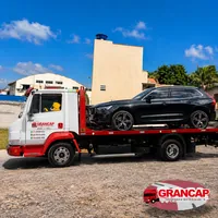 Guincho plataforma transportando SUV de luxo pela Grancap Transporte de Veículos em Cuiabá/MT!