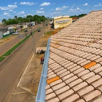 Instalação de calhas em telhado colonial pela Calhas Dillenburger no Jardim Paraná em Ariquemes/RO!