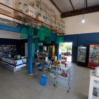 Interior da loja Isca Viva Boa Pesca e Lanchonete no Indubrasil em Campo Grande - MS.